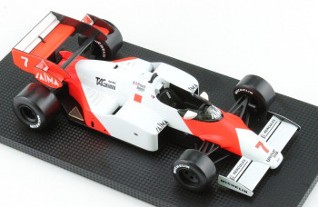 1984-mclaren-mp42-GP05B_b