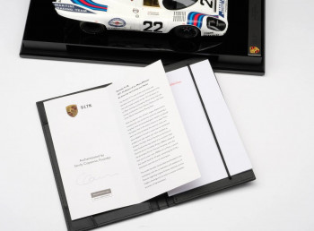 AM_Porsche_917K_(Martini)_8