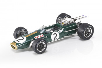 brabham-bt24-brabham-bt24-2-denny-hulme-third-place-mexico-gp-1967-02-web