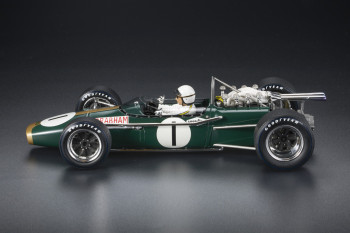 brabham-bt24-brabham-bt24-nr-1-jbrabham-2nd-place-mexico-gp-1967-with-driver-02-web