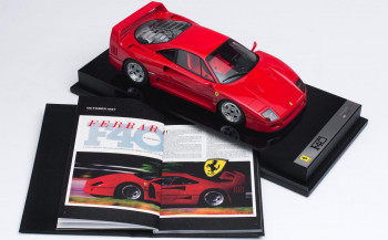 Ferrari_F40_-_M5904-021_-_With_Booklet_2