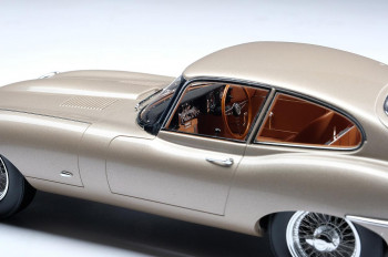 Jaguar_E-Type_1961_5