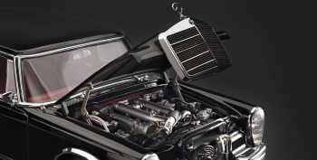 M-200-204-Mercedes600Pullmann-03-LR