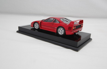 M5904-1-18-Ferrari-F40-12-1620x1050