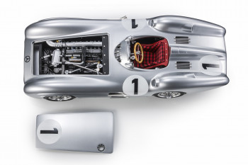 mercedes-w196r-streamliner-1-juan-manuel-fangio-winner-british-gp1954-01-web