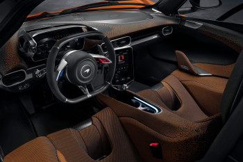Webedit_0016_Original-16820-18-mclaren-w1-interior-dash_4000x2677_crop_center