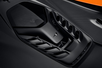 Webedit_0019_Original-16823-15-mclaren-w1-engine-detail_4000x2677