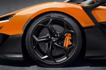 Webedit_0021_Original-16821-17-mclaren-w1-wheel-detail_4000x2677